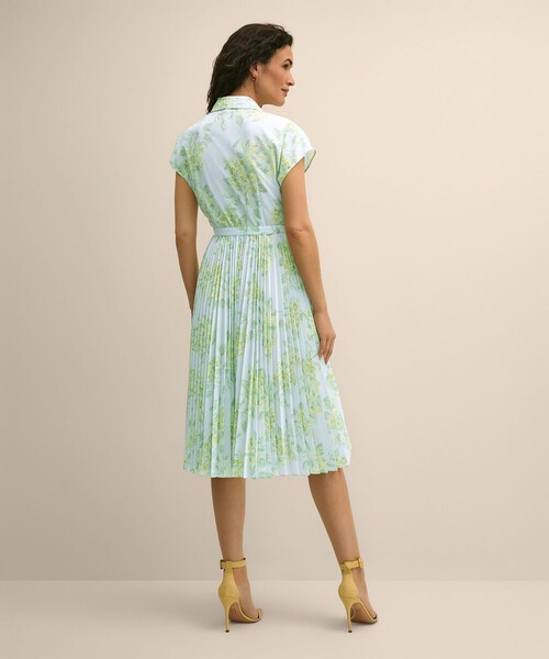 BROOKS BROTHERS(ブルックスブラザーズ)の「ポリエステル フローラルプリント プリーツ シャツドレス(ワンピース・レディース・ブルー・0/2/4/6/8)」の3枚目の写真