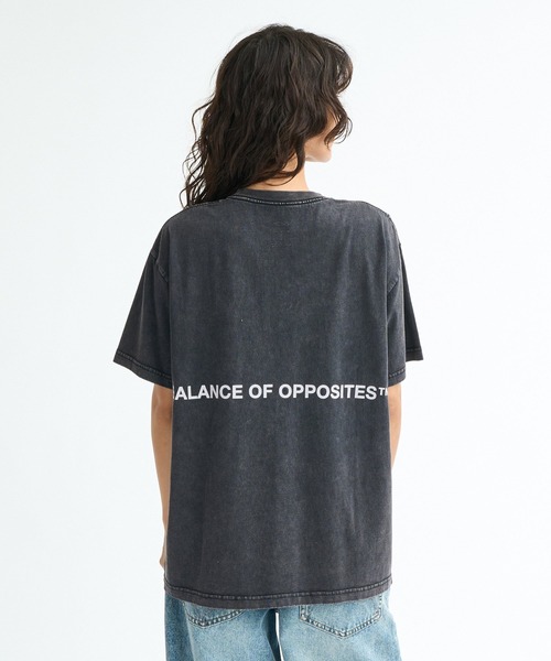 RVCA（ルーカ）の「【RVCA:ルーカ】BIG RVCA LOOSE FIT S/ルーカロゴ半袖Tシャツ（Tシャツ/カットソー・レディース・ホワイト/スミクロ・SMALL/MEDIUM/LARGE）」の6枚目の写真