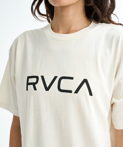 RVCA（ルーカ）の「【RVCA:ルーカ】BIG RVCA LOOSE FIT S/ルーカロゴ半袖Tシャツ（Tシャツ/カットソー・レディース・ホワイト/スミクロ・SMALL/MEDIUM/LARGE）」の4枚目の写真