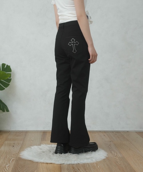 FCMM(エフシーエムエム)の「STUD FLARE PANTS/スタッズフレアパンツ(その他パンツ・レディース・グレー/ブラック・SMALL/MEDIUM)」の5枚目の写真