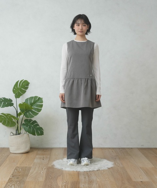FCMM(エフシーエムエム)の「STUD FLARE PANTS/スタッズフレアパンツ(その他パンツ・レディース・グレー/ブラック・SMALL/MEDIUM)」の15枚目の写真