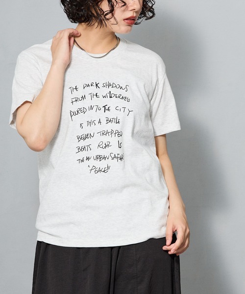 aremoi(アレモイ)の「手書き風メッセージグラフィック 半袖Tシャツ(Tシャツ/カットソー・レディース・ライトグレー・SMALL/MEDIUM/LARGE)」の8枚目の写真
