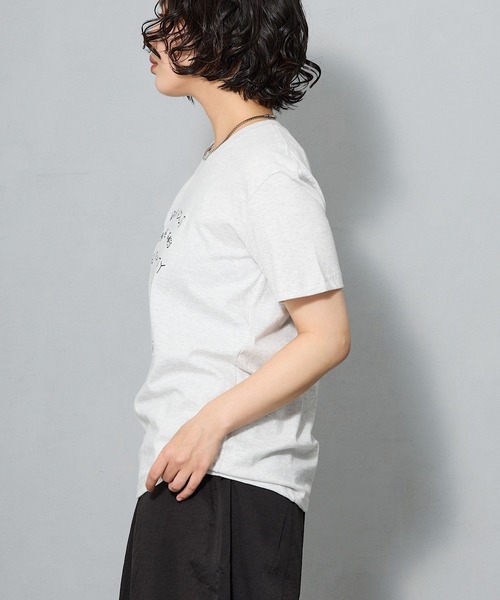 aremoi(アレモイ)の「手書き風メッセージグラフィック 半袖Tシャツ(Tシャツ/カットソー・レディース・ライトグレー・SMALL/MEDIUM/LARGE)」の15枚目の写真