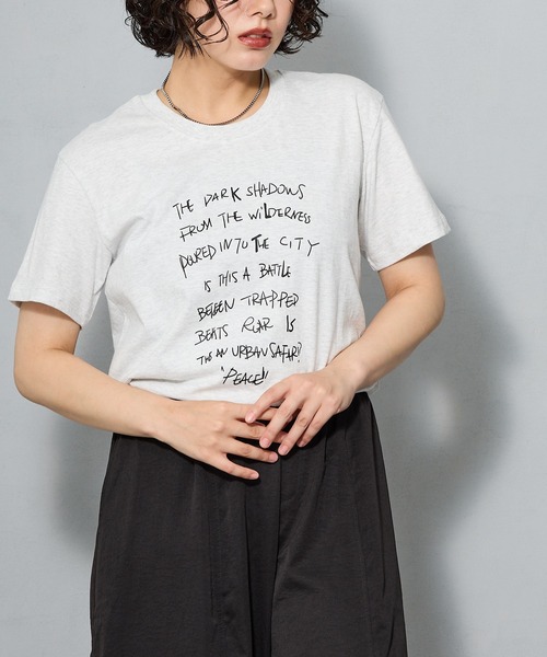 aremoi(アレモイ)の「手書き風メッセージグラフィック 半袖Tシャツ(Tシャツ/カットソー・レディース・ライトグレー・SMALL/MEDIUM/LARGE)」の5枚目の写真