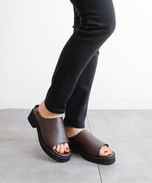 Fabby fabby(ファビィーファビィー)の「4.2cm厚底プラットフォームサンダル(サンダル・レディース・ブラウン/ブラック系その他/ブラック・SMALL/MEDIUM/LARGE)」の22枚目の写真