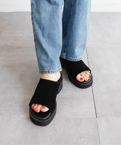 Fabby fabby(ファビィーファビィー)の「4.2cm厚底プラットフォームサンダル(サンダル・レディース・ブラウン/ブラック系その他/ブラック・SMALL/MEDIUM/LARGE)」の17枚目の写真