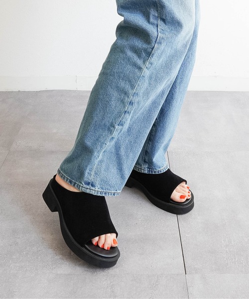 Fabby fabby(ファビィーファビィー)の「4.2cm厚底プラットフォームサンダル(サンダル・レディース・ブラウン/ブラック系その他/ブラック・SMALL/MEDIUM/LARGE)」の18枚目の写真