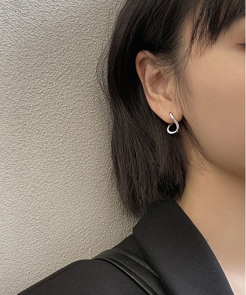 LA VORAGINE（ラ ヴォラジネ）の「不規則ピアス レディース デザイン シンプル 高級感 上品（ピアス（両耳用）・レディース・シルバー/ゴールド・FREE）」の15枚目の写真