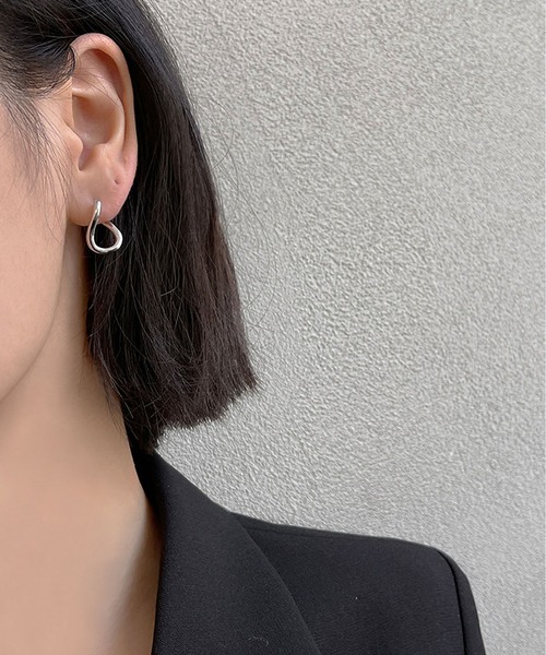 LA VORAGINE（ラ ヴォラジネ）の「不規則ピアス レディース デザイン シンプル 高級感 上品（ピアス（両耳用）・レディース・シルバー/ゴールド・FREE）」の13枚目の写真