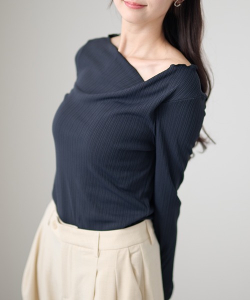 DAYRA(デイラ)の「ドレープネック アシンメトリー 長袖 リブ トップス(Tシャツ/カットソー・レディース・チャコールグレー/グリーン/ブラック・FREE/S)」の17枚目の写真