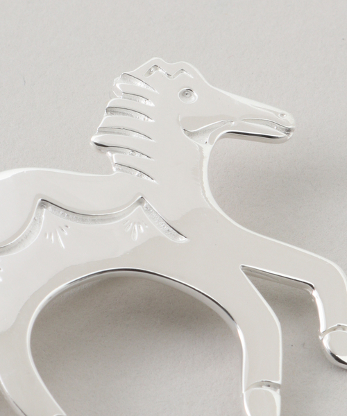 SLOBE IENA（スローブイエナ）の「ADRAR/アドラル HORSE BROOCH（その他ヘアアクセサリー・レディース・シルバー・FREE）」の4枚目の写真