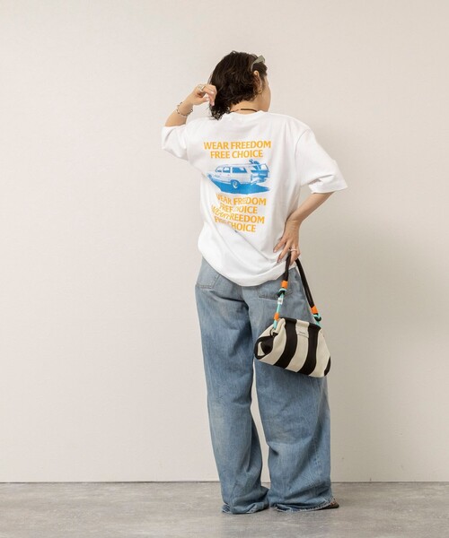 MAQWEL（マクウェル）の「【MAQWEL/マクウェル】ウォッシャブル Maqwel Car ワイドボディプリントTシャツ（Tシャツ/カットソー・レディース・ホワイト・FREE）」の4枚目の写真