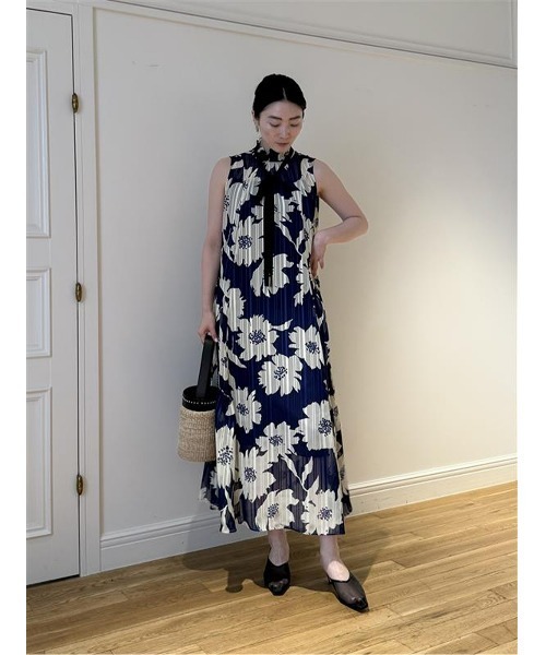 allureville(アルアバイル)の「WEB 一部店舗展開 シアーヨウリュウワンピース(ワンピース・レディース・ブルー系その他・2/1)」の4枚目の写真