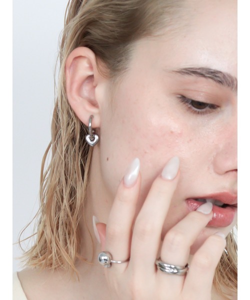 Bilan(ビラン)の「( 金属アレルギー軽減 サージカルステンレス ) ハートドロップピアス / 【BILAN】 Heart Drop Pierce(ピアス(両耳用)・レディース・シルバー/ゴールド/マルチ・FREE)」の6枚目の写真
