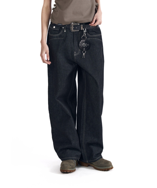 AAKAM(アーカム)の「CROS2 Patch Denim Pants (Black)(デニムパンツ・レディース・その他・1/2)」の10枚目の写真