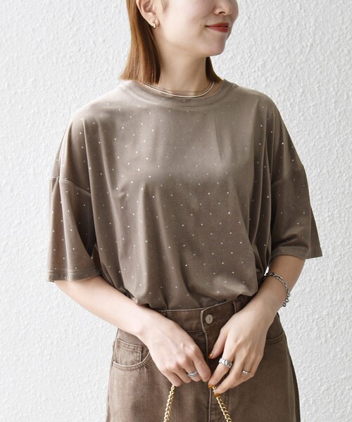 SHIPS any(シップス エニィ)の「SHIPS any:〈洗濯機可能〉ポリエステルベロア ラメ ドット ワイド カットソー(Tシャツ/カットソー・レディース・ネイビー/ベージュ・ONE SIZE)」の5枚目の写真