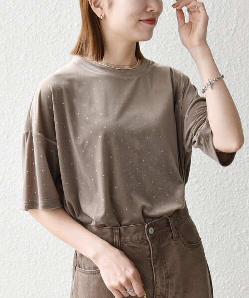 SHIPS any(シップス エニィ)の「SHIPS any:〈洗濯機可能〉ポリエステルベロア ラメ ドット ワイド カットソー(Tシャツ/カットソー・レディース・ネイビー/ベージュ・ONE SIZE)」の8枚目の写真