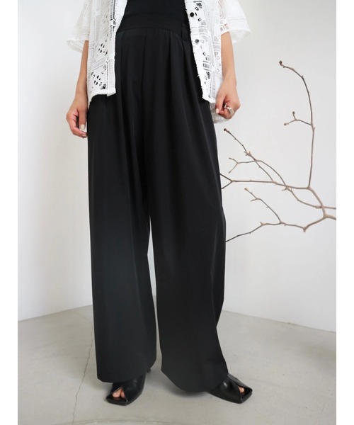TRUNC(トランクエイティーエイト)の「Ice Touch Wide Straight Pants(その他パンツ・レディース・ベージュ/ブラック・FREE)」の2枚目の写真
