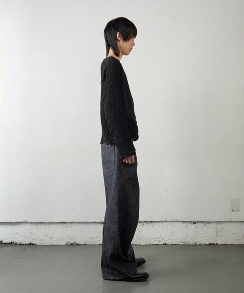 NVRFRGT(ネヴァーフォーゲット)の「3D TWISTED WIDE LEG JEANS(デニムパンツ・メンズ・インディゴブルー・4/3/2/1)」の4枚目の写真