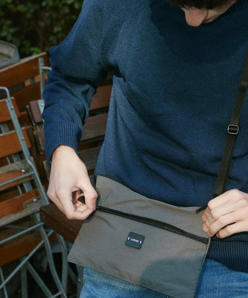 LEEHO FOR MEN(イホフォーメン)の「PASEO(grey)(メッセンジャーバッグ・メンズ・その他・FREE)」の4枚目の写真