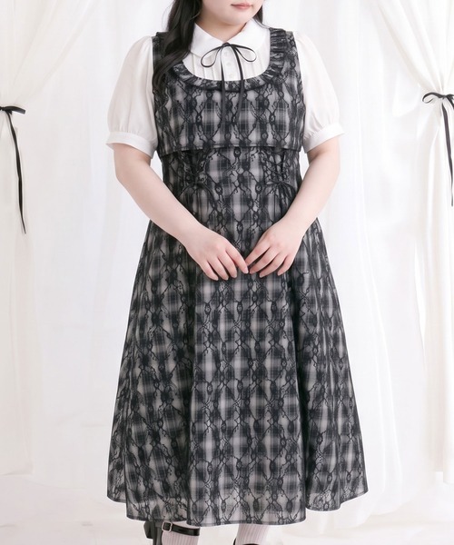 DearMyLoveWhip(ディアマイラブホイップ)の「ヨークフリルセットアップ風ドッキング半袖ワンピース【4Lー6L】(ワンピース・レディース・ブルーグレー/ブラック/ベビーピンク・4L/6L/5L)」の2枚目の写真