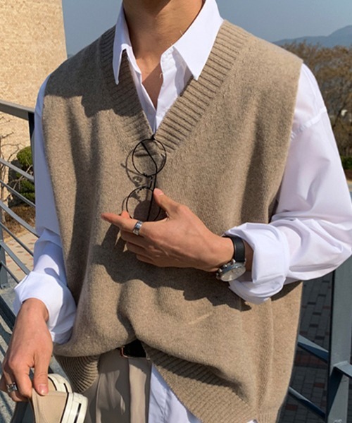 Essential Knit Vest — базовый вязаный жилет