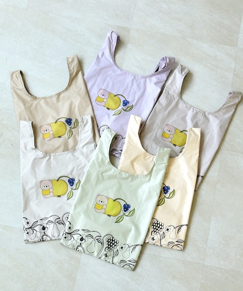 utatane(ウタタネ)の「エコバッグ utatane×KUOVI ブラックオーチャード 抱っこ るぴよん 収納ポーチ付き(エコバッグ/サブバッグ・レディース・クリーム/スモークピンク/ライトグリーン/ベージュ/ラベンダー/グレー・FREE)」の8枚目の写真