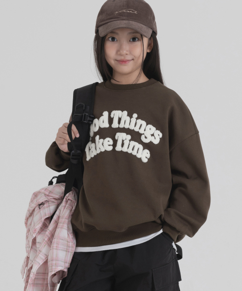 PIANER KIDS(ピアネールキッズ)の「ブークル刺繍オーバーサイズスウェット(ブラウン)(スウェット・レディース・ブラウン・S(120-130cm)/M(130-140cm)/L(140-150cm)/XL(150-160㎝))」の6枚目の写真