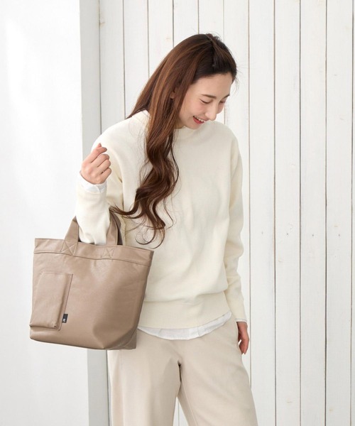 ROOTOTE（ルートート）の「ルートート / トートバッグ 合皮 自立 軽量 A5 水に強い EU.デリ.クロレ-E（トートバッグ・レディース・ブラック/グレー/グレイッシュベージュ/アイボリー/シルバー・FREE）」の12枚目の写真