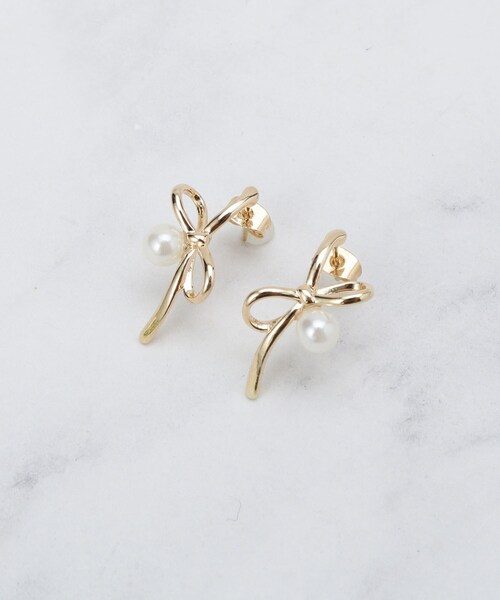 couture brooch(クチュールブローチ)の「リボンモチーフピアス(ピアス(両耳用)・レディース・ゴールド・00)」の1枚目の写真