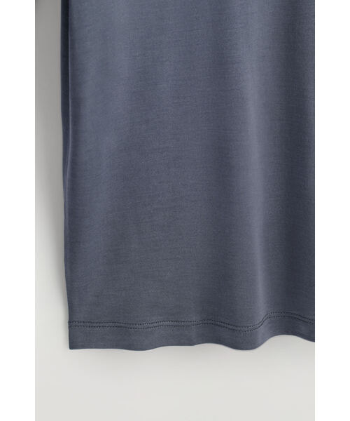 COS(コス)の「シルクジャージーTシャツ(Tシャツ/カットソー・レディース・ブルー系その他2・XL/L/M/S/XS)」の7枚目の写真