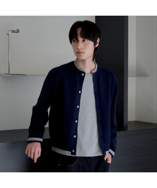HYOJI(ヒョージ)の「26 FW ウォッシャブル ソフトタッチ ラウンドネック レイヤード クロップド ニット カーディガン (3カラー)(カーディガン/ボレロ・メンズ・ネイビー/チャコール/ブラック・M/L)」の3枚目の写真
