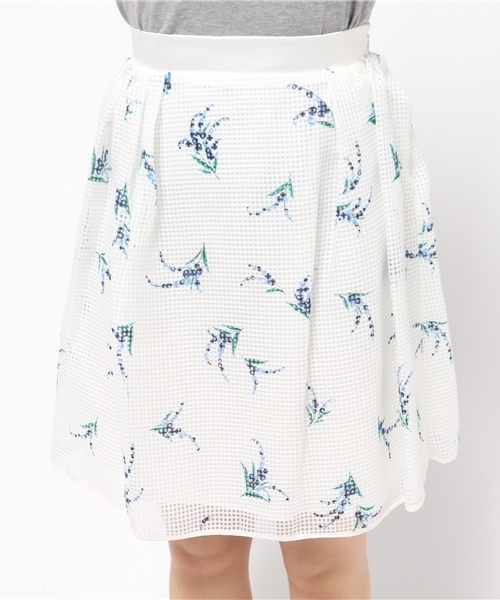 31 Sons de mode（トランテアン　ソン　ドゥ　モード）の「フラワープリントスカート（スカート・レディース・ホワイト/ネイビー・38/36）」の7枚目の写真