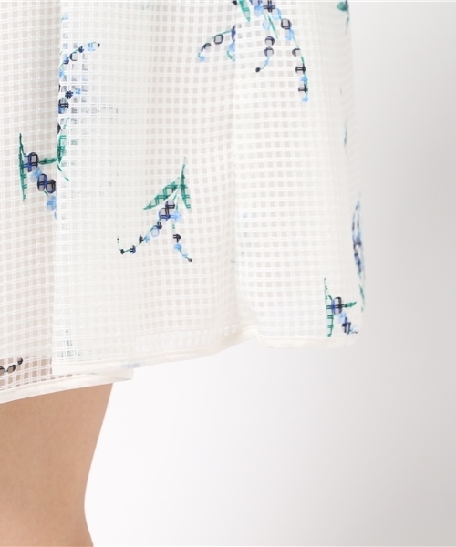 31 Sons de mode（トランテアン　ソン　ドゥ　モード）の「フラワープリントスカート（スカート・レディース・ホワイト/ネイビー・38/36）」の9枚目の写真