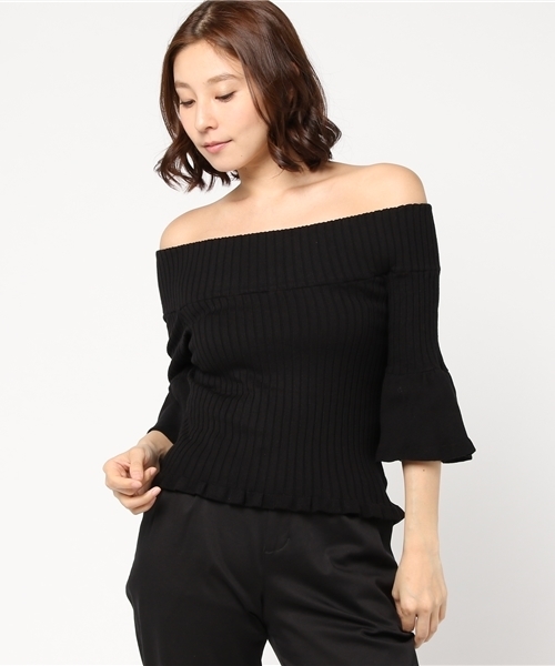 mysty woman（ミスティウーマン）の「リブ編みプレーティングフレア袖オフショルダーニット（ニット/セーター・レディース・レッド系その他/オフホワイト/イエロー/ブラック・FREE）」の3枚目の写真