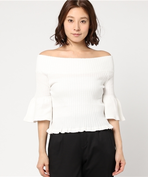 mysty woman（ミスティウーマン）の「リブ編みプレーティングフレア袖オフショルダーニット（ニット/セーター・レディース・レッド系その他/オフホワイト/イエロー/ブラック・FREE）」の5枚目の写真