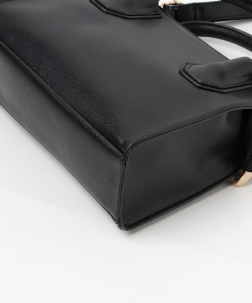 PLAIN CLOTHING（プレーンクロージング）の「モダン2wayショルダーバッグ（ショルダーバッグ・レディース・ライトグレー/ブラック/ベージュ/ネイビー/グレー/レッド/キャメル・FREE）」の14枚目の写真