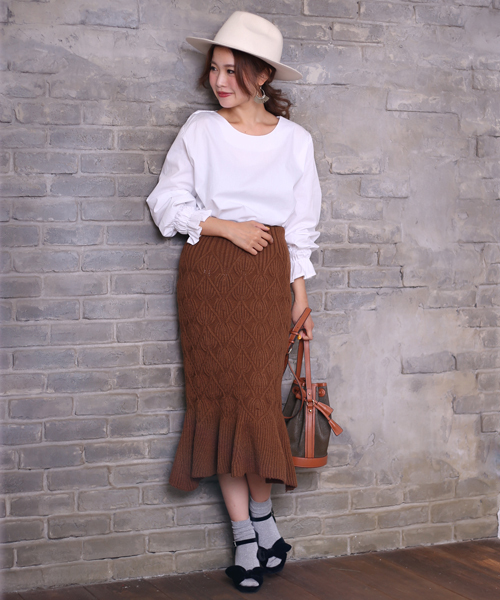 Bou Jeloud(ブージュルード)の「袖しぼりシンプルブラウス(シャツ/ブラウス・レディース・ベージュ/オフホワイト・38)」の3枚目の写真