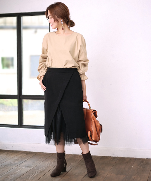 Bou Jeloud(ブージュルード)の「袖しぼりシンプルブラウス(シャツ/ブラウス・レディース・ベージュ/オフホワイト・38)」の6枚目の写真