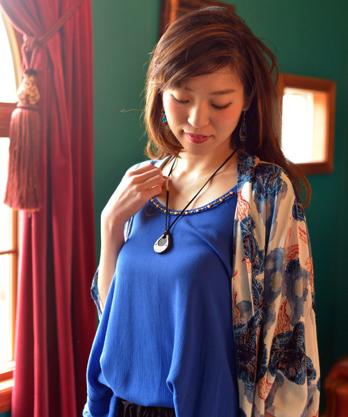 チャイハネ(チャイハネ)の「【チャイハネ】フロストガラス ティアドロップネックレス(ネックレス・レディース・ブラック/ブルー・FREE)」の5枚目の写真