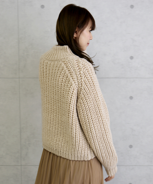 n'ee-ne（ネーネ）の「フロント編みこみロービングモックネックニット（ニット/セーター・レディース・ベージュ/ブラック/グリーン/アイボリー/モカ・FREE）」の16枚目の写真