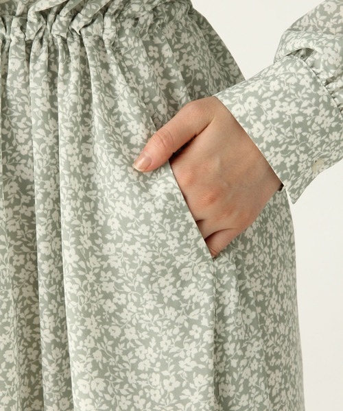 A part by（アパートバイ）の「P2トーンフラワーワンピース 910426（シャツワンピース・レディース・ベージュ系その他/グリーン系その他/ブルー系その他・FREE）」の14枚目の写真