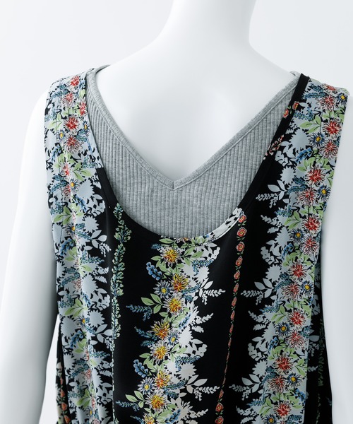 MILKFED.(ミルクフェド)の「FLORAL 2WAY DRESS(ワンピース・レディース・レッド/ネイビー/ブラック・ONE SIZE)」の6枚目の写真