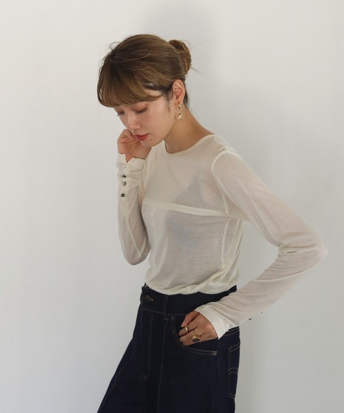 CLEIO（クレイオ）の「【CLEIO】袖口ボタンシアーTシャツ（Tシャツ/カットソー・レディース・ブラウン/アイボリー・FREE）」の2枚目の写真