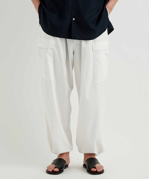 ADAM ET ROPE'(アダムエロペ)の「4Dコットンワイドカーゴパンツ(カーゴパンツ・メンズ・ホワイト/グレー系その他・M/L)」の14枚目の写真