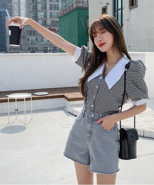 SONA(ソナ)の「SONYUNARA 配色襟チェック柄パフブラウス(シャツ/ブラウス・レディース・ブラック・FREE)」の2枚目の写真