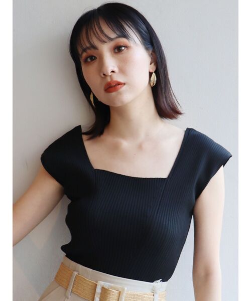 MURUA（ムルーア）の「バックオープンアシメニットタンク（ニット/セーター・レディース・ホワイト/ブラック/グリーン/ベージュ・FREE）」の7枚目の写真