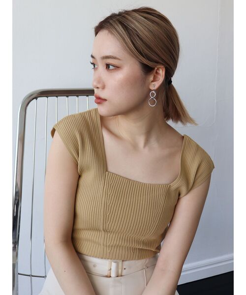 MURUA（ムルーア）の「バックオープンアシメニットタンク（ニット/セーター・レディース・ホワイト/ブラック/グリーン/ベージュ・FREE）」の9枚目の写真