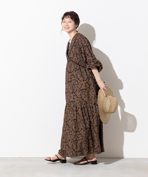 hunch（ハンチ）の「レーヨン麻 ペイズリー柄 ギャザーワンピース（ワンピース・レディース・チャコール/ベージュ/オフホワイト・FREE）」の18枚目の写真