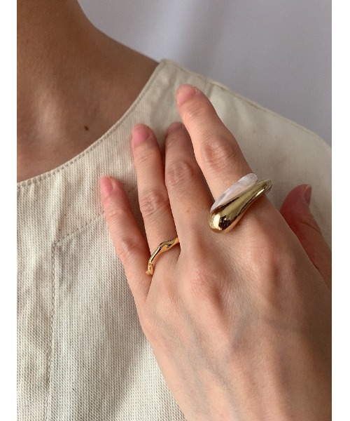mou(モウ)の「トップカラークリアリング(リング・レディース・シルバー/ゴールド/ブラウン/イエロー/ピンク/ブラック/ホワイト/ホワイト系その他・FREE)」の2枚目の写真